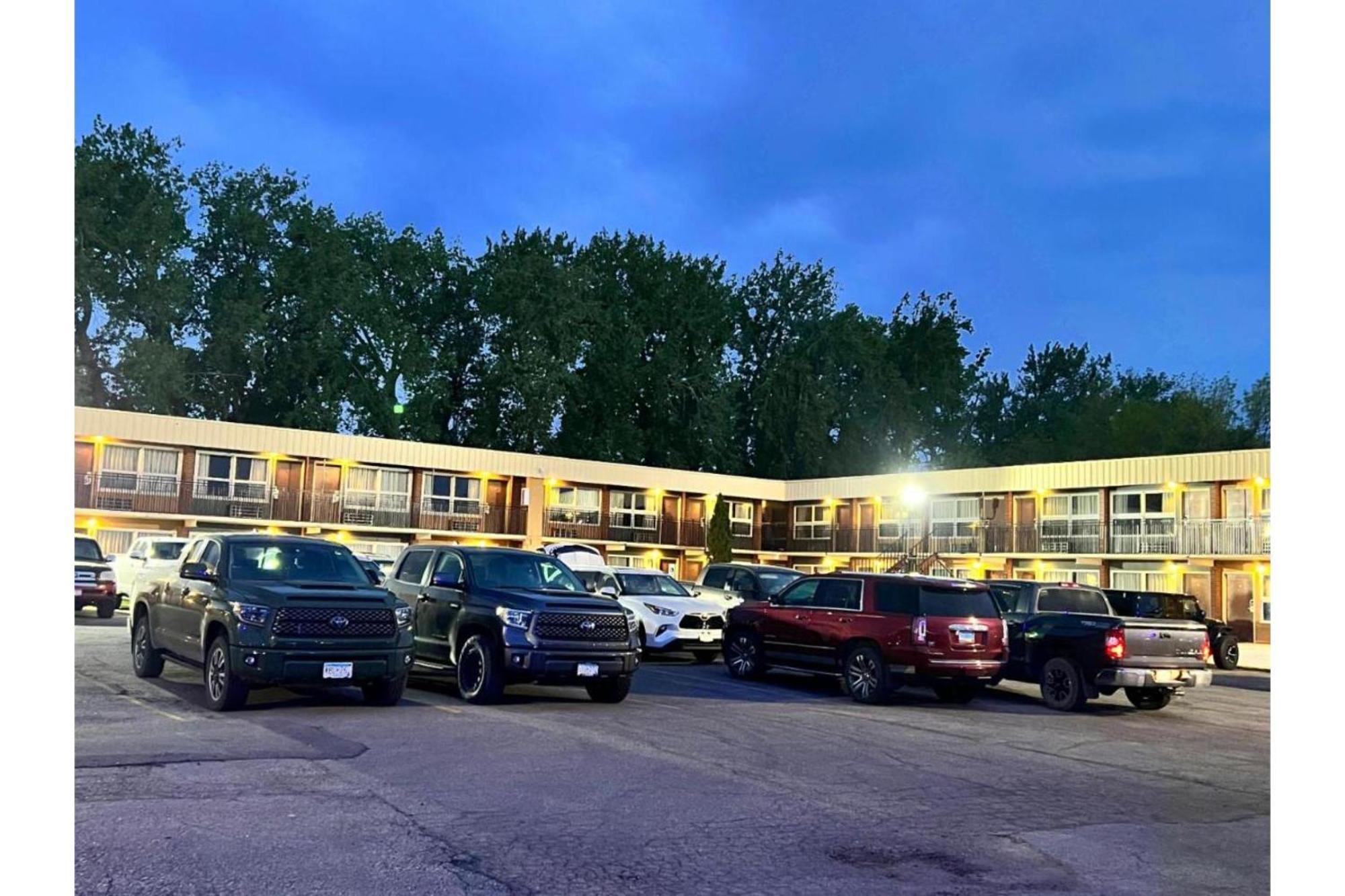 Devils Lake Inn By Oyo Near Devils Lake Regional Airport Exterior foto